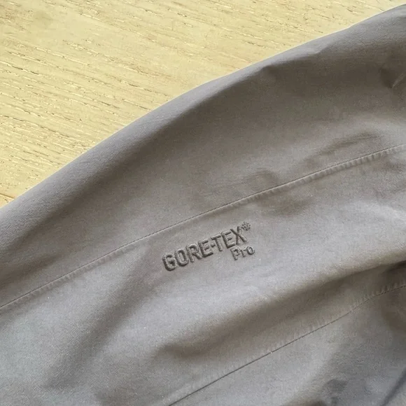 Arc’teryx Men’s Sidewinder SV GORETEX PRO RECCO Jacket M - Picture 11 of 11